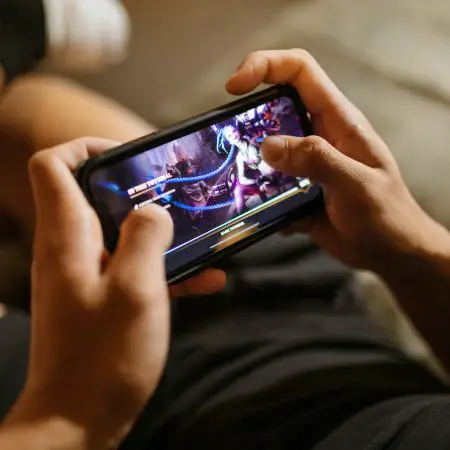 Mobile Esports: The Intersection of Competitive Gaming and On-the-Go Betting
